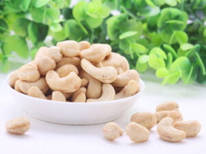 Cashew nuts processed by cashew nut roasting machine