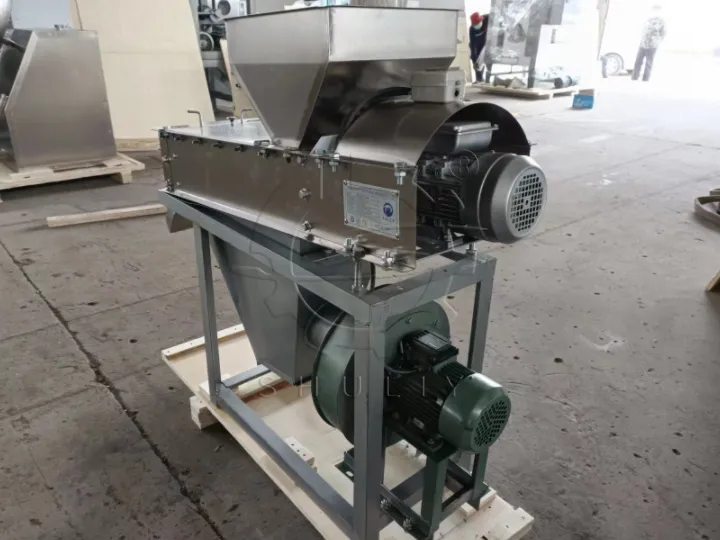 Shuliy Coated Peanut Production Line: From Raw Peanuts To Crunchy Snacks 3 Peanut shelling machine